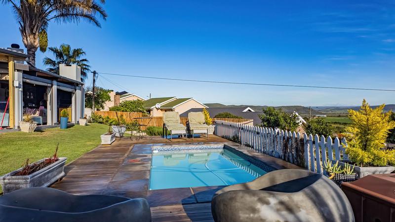 5 Bedroom Property for Sale in Fraaiuitsig Western Cape